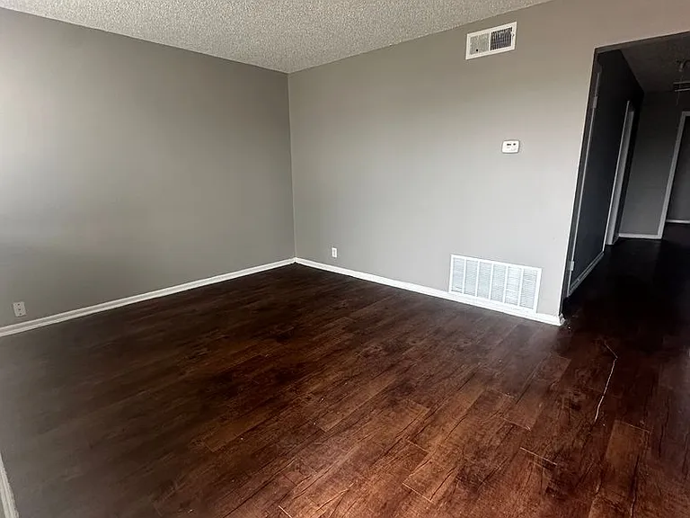 6917 Basilwood Dr — Photo 2