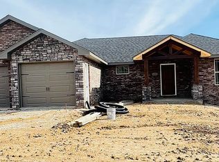 1226 Summerfield Dr, Jefferson City, MO 65109