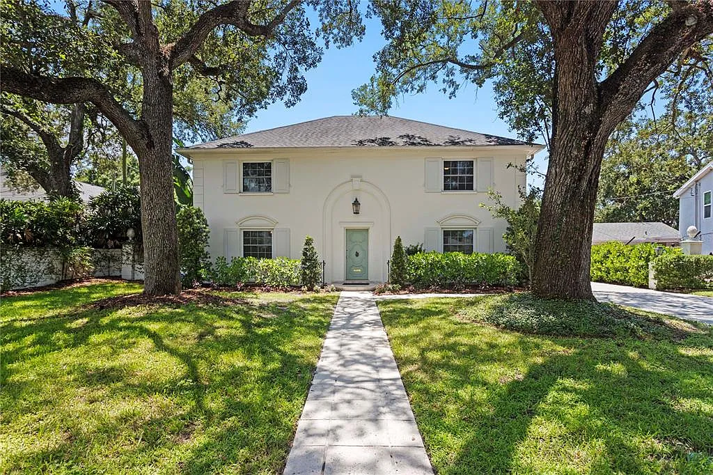 4 bed, 2.5 bath, 2772 sqft, $8,000 — Photo 1
