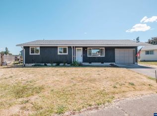 1640 Airway Pl, Lebanon, OR 97355
