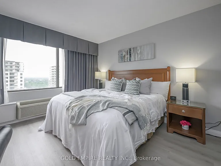 300 King St #STUDIO — Photo 11