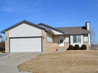 716 S Longbranch Dr, Maize, KS 67101