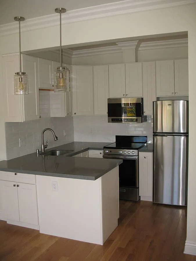 375 Grand — Photo 1