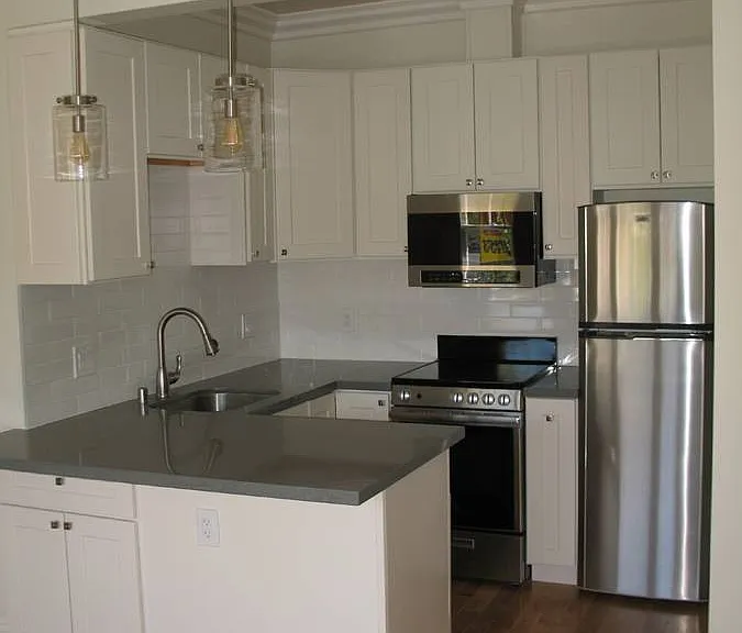 375 Grand — Photo 1