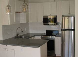 375 Grand, Oakland, CA 94610