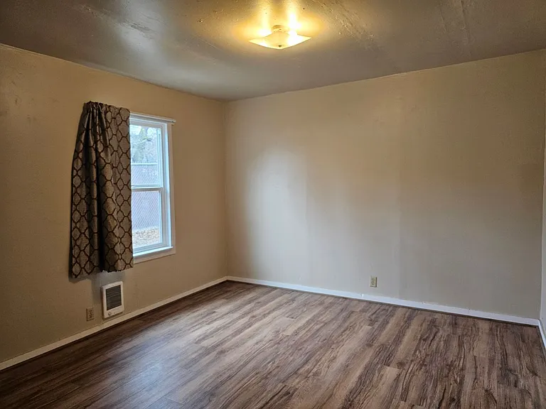 1420 Gleason Ave — Photo 12