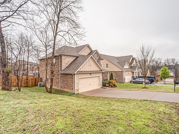 2nd image of 4024 Fairway Cir