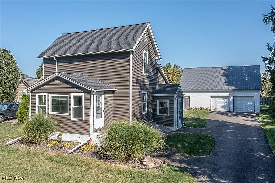 20592 Drake Rd photo 1