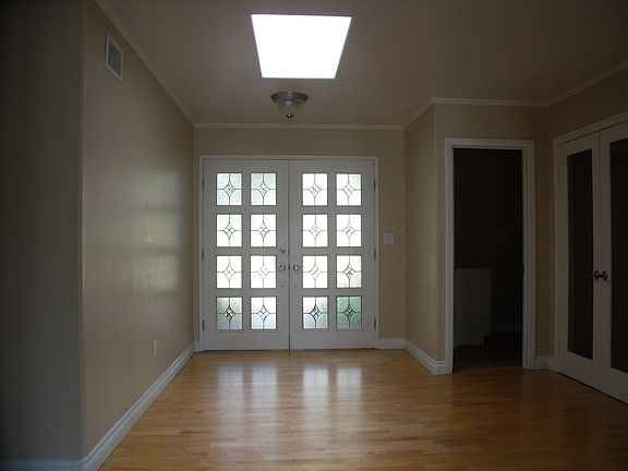 4th image of 1180-82 Crystal Ln