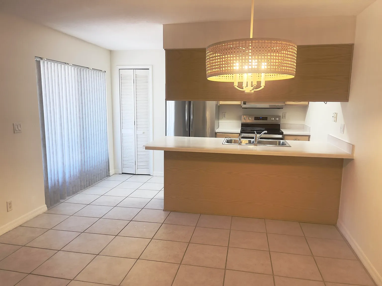 2 bed, 1.5 bath, 1148 sqft, $2,000 — Photo 4