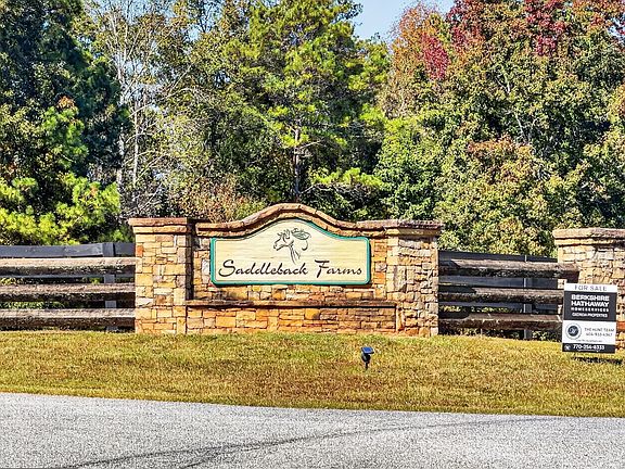 4th image of 35 Saddleback Farms Dr