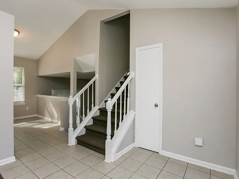 5453 Fox Valley Ln — Photo 10