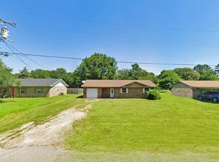 6085 Waggoner St, Reno, TX 75462