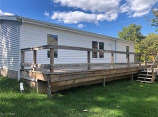 124 1st St, Follansbee, WV 26037