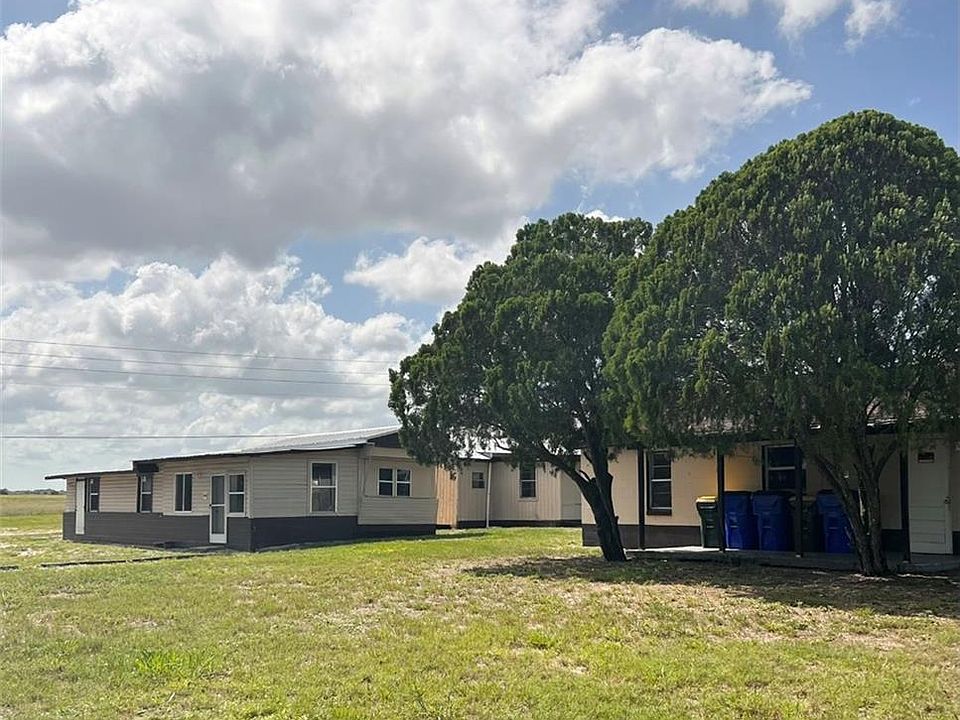 1st image of 968 Lake Dr E