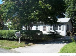 5 Slocum Dr, Niantic, CT 06357