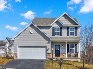 2035 Laura Ln, Harrisburg, PA 17110