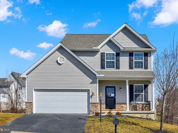 2035 Laura Ln, Harrisburg, PA 17110