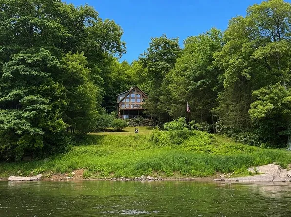 486 Peaceful Valley Rd, Oil City, PA 16301