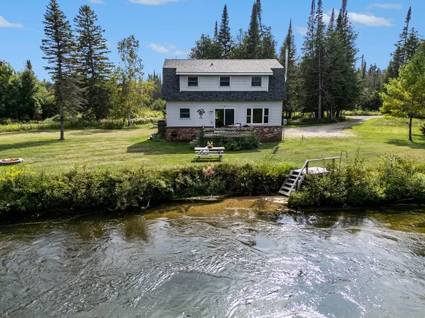 5477 Schultz Rd, Indian River, MI 49749