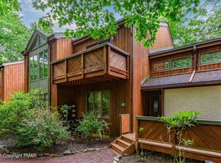 95 Ruffed Grouse Ct, Lake Harmony, PA 18624