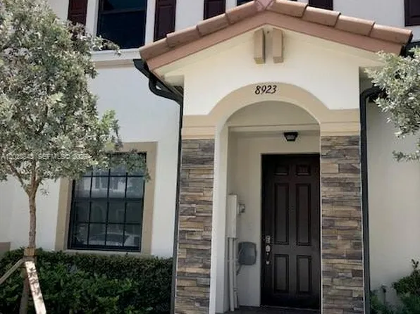 8923 W 35th Ave, Hialeah, FL 33018