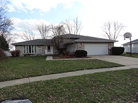 2nd image of 210 S Menominee Dr