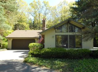 6366 Old Allegan Rd, Saugatuck, MI 49453