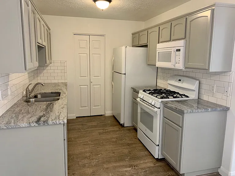 1238 W 360 N #15 — Photo 5