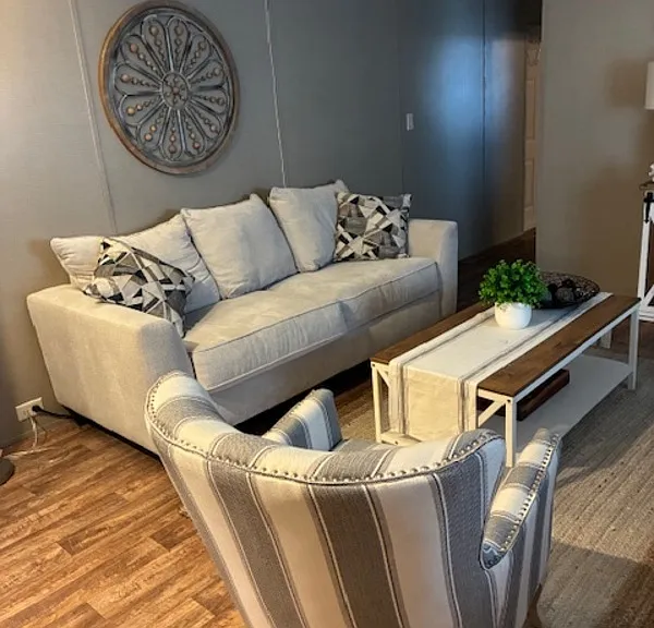 410 Kasey Cir — Photo 2
