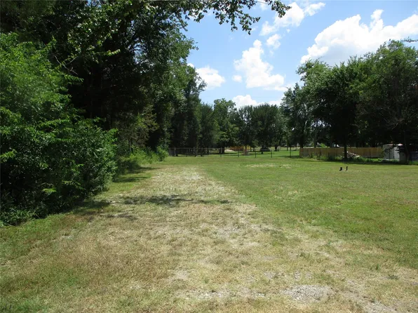 303 Avenue, Pt, TX 75472