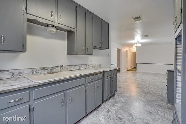 1st image of 2101R Bettibart Ave