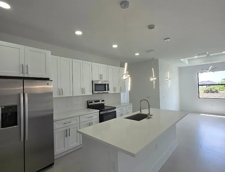 710 Godwid Ave S — Photo 3
