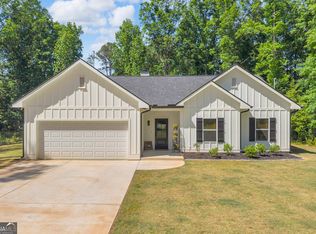 69 Farm Ln, Royston, GA 30662