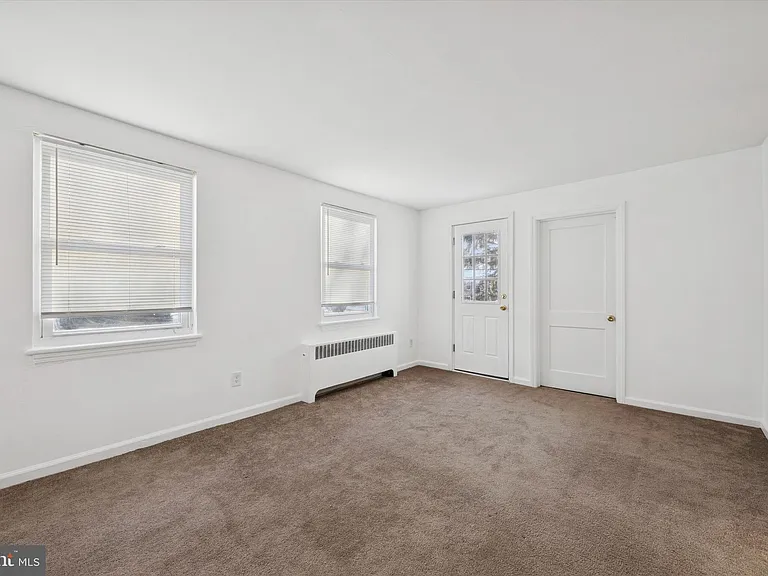 206 W Parkway Ave — Photo 8