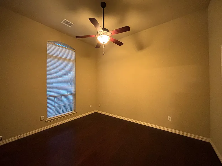 7812 Edgeglen Trl — Photo 14