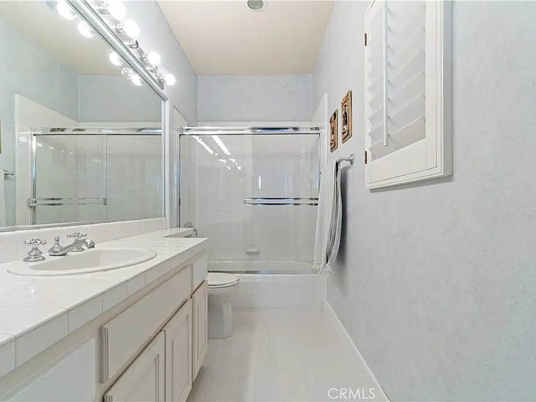 11 Willowglade — Photo 29