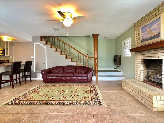 4th image of 51 Hughes Dr
