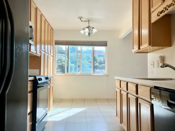 2500 Miramar Ave, Castro Valley, CA 94546