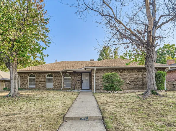 312 E Scotland Dr, Irving, TX 75062