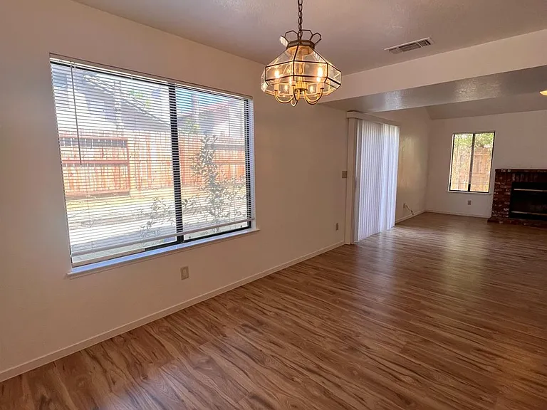 479 E Alluvial Ave #103 — Photo 7