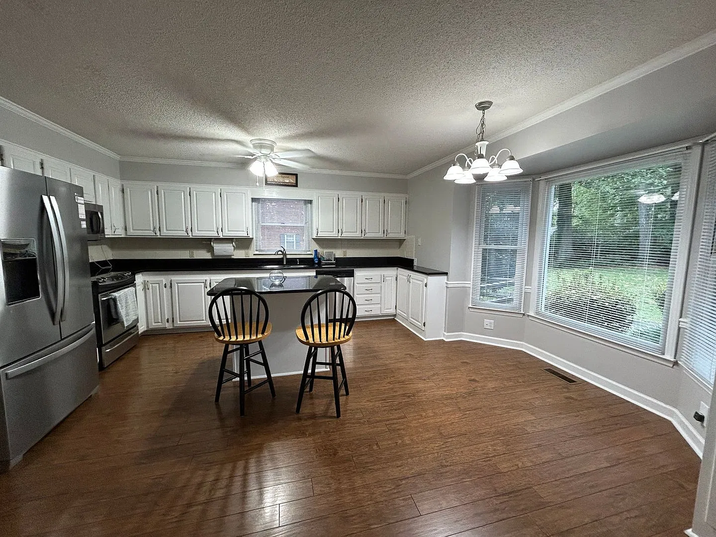 593 Barkworth Rd — Photo 3