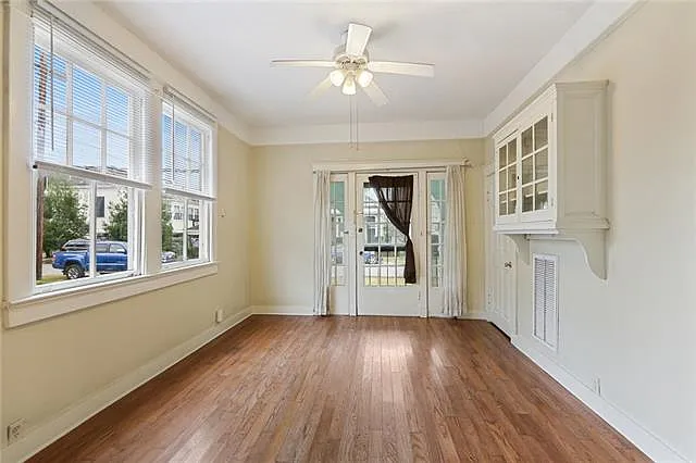 3 bed, 2.0 bath, 1400 sqft, $2,025 — Photo 3