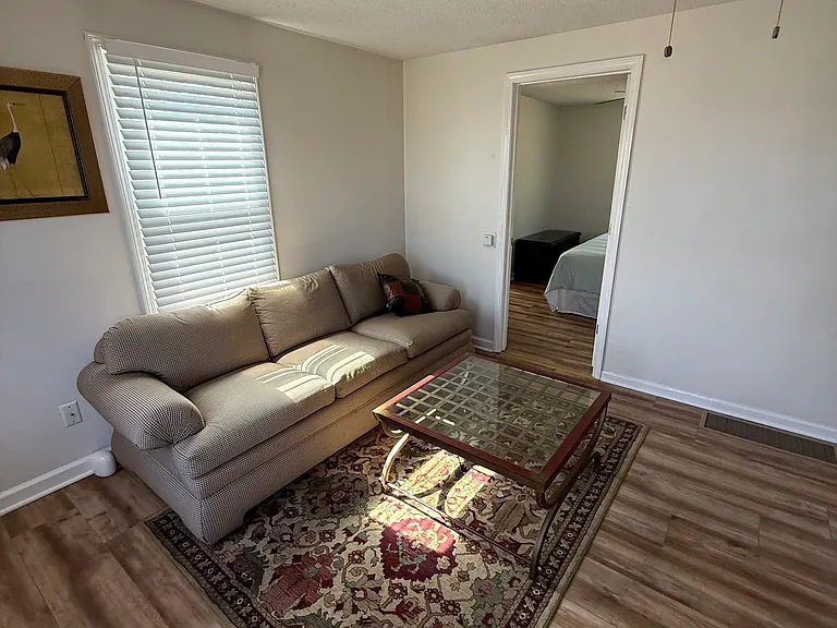5636 Hayes St — Photo 3