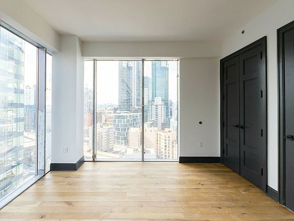 4th image of 42-22 27th St #1730
