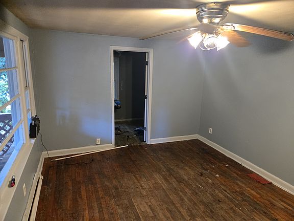 2nd image of 605 Davis St