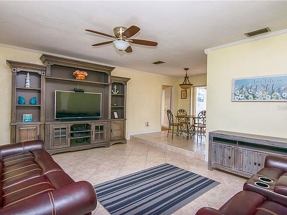 3rd image of 1797 Clearwater Harbor Dr