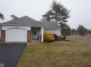 56 Stratford Rd, Southampton, NJ