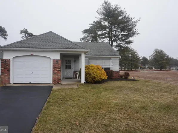 56 Stratford Rd, Southampton, NJ 08088