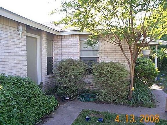 3rd image of 9902 Hundred Oaks Cir #B